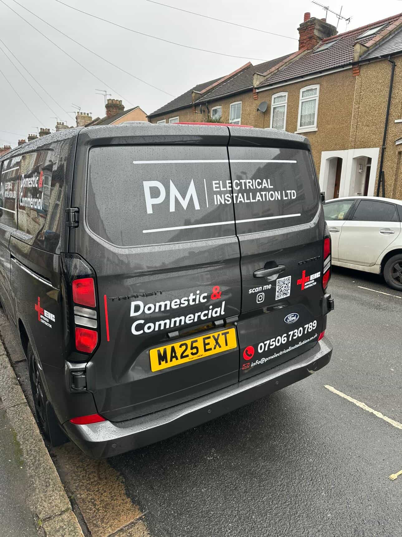 Electrician at work in your region